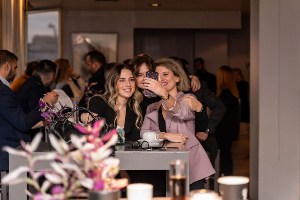 aggelos-borlokas-corporate-endless-1