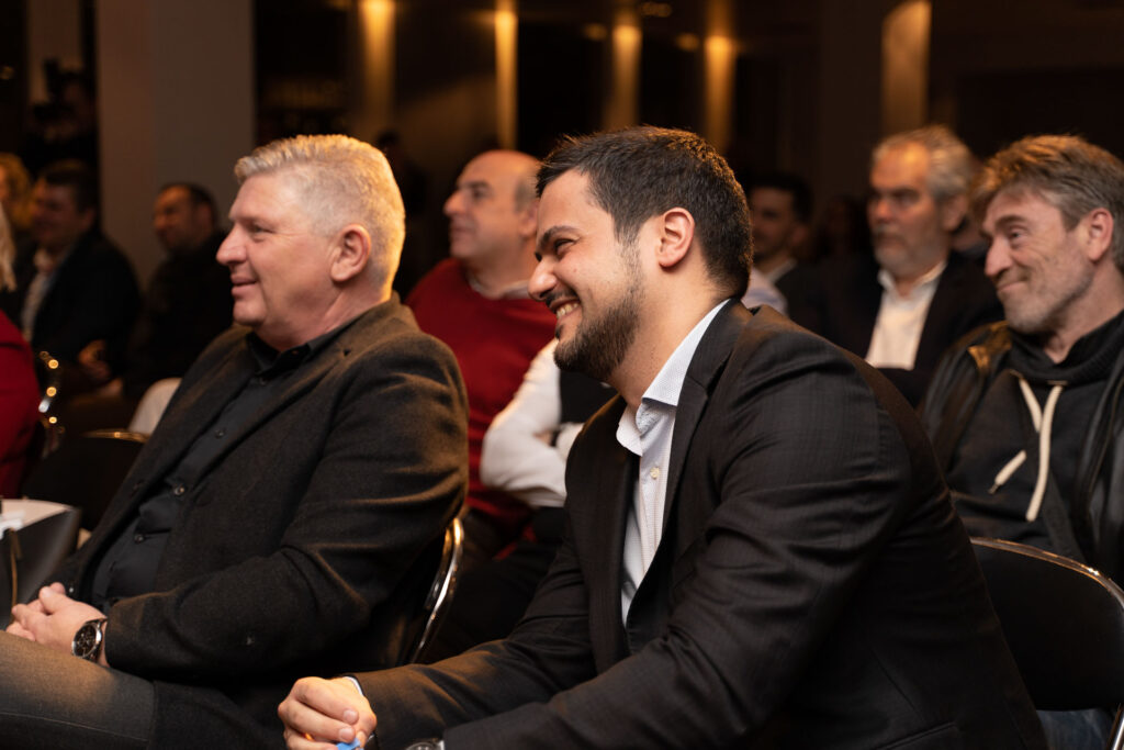 aggelos-borlokas-corporate-endless-18