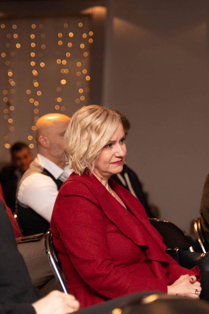 aggelos-borlokas-corporate-endless-19