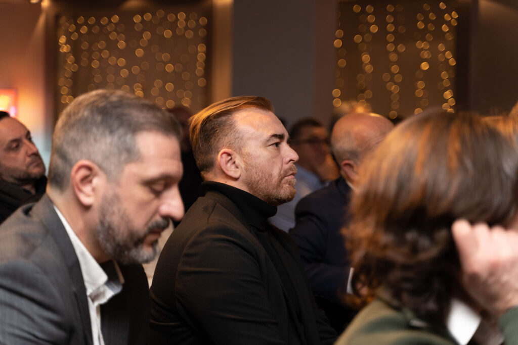 aggelos-borlokas-corporate-endless-2