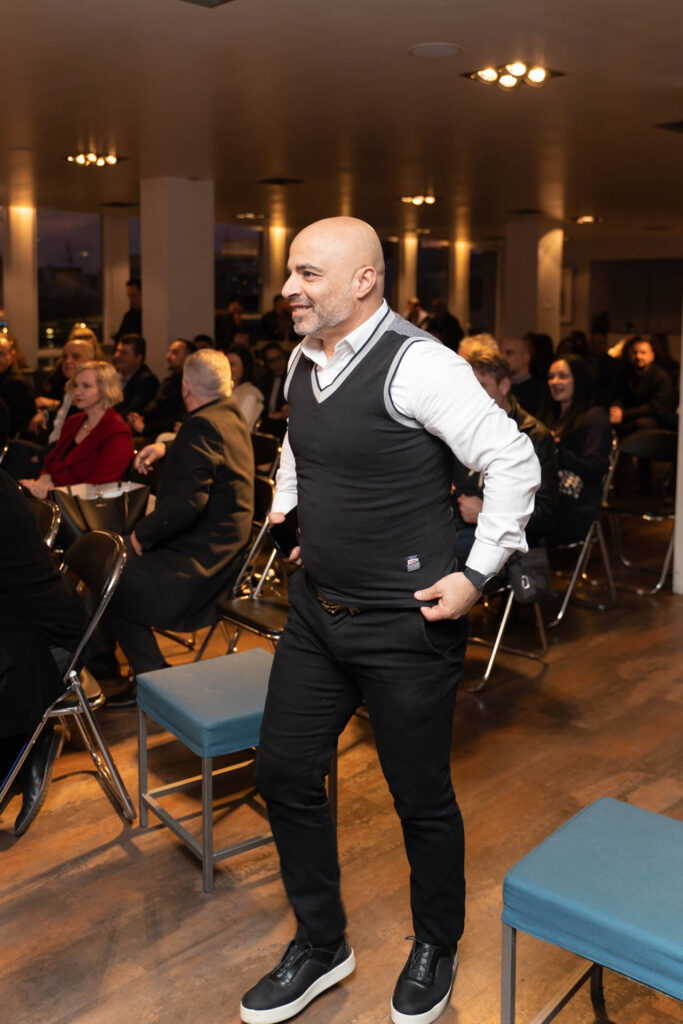 aggelos-borlokas-corporate-endless-3